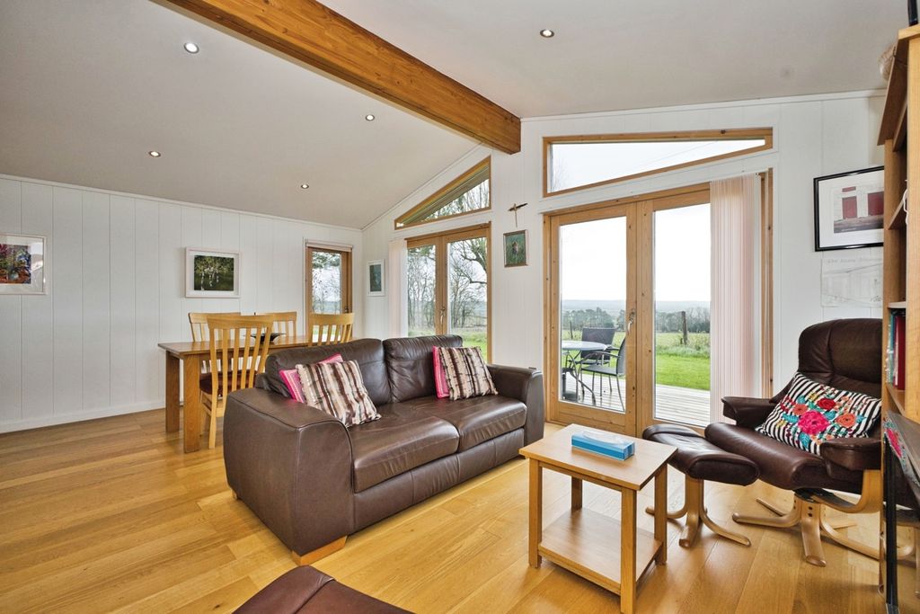 Property photo 3 of 18 Pbox-Img.Jpg