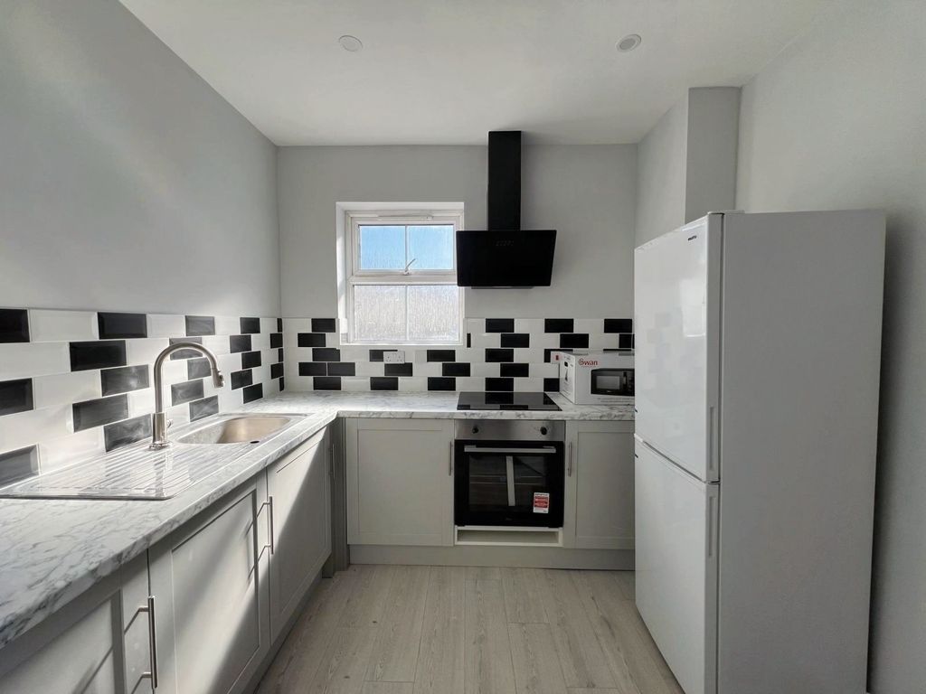 Property photo 1 of 3