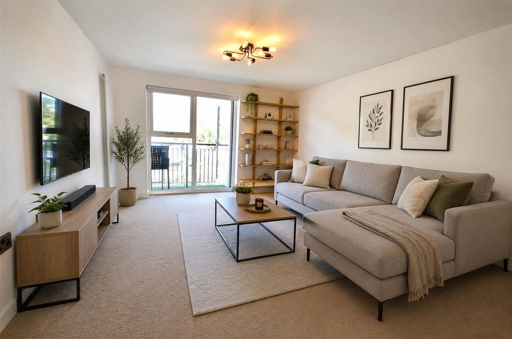 Property photo 2 of 18 71B42488-d0De-4767-B2ce-A43747F084Cf.Png