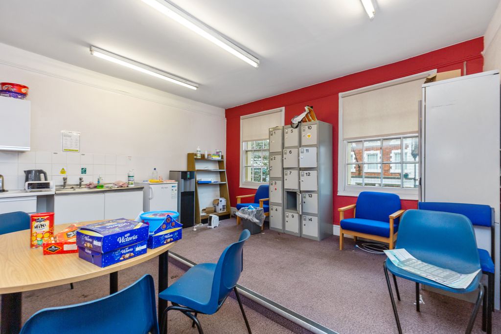 Property photo 3 of 19 125 High Street, Hungerford Berkshire, Rg17 0DL