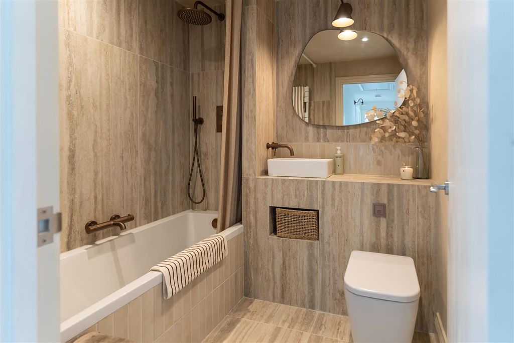 Property photo 2 of 61 Main Bathroom