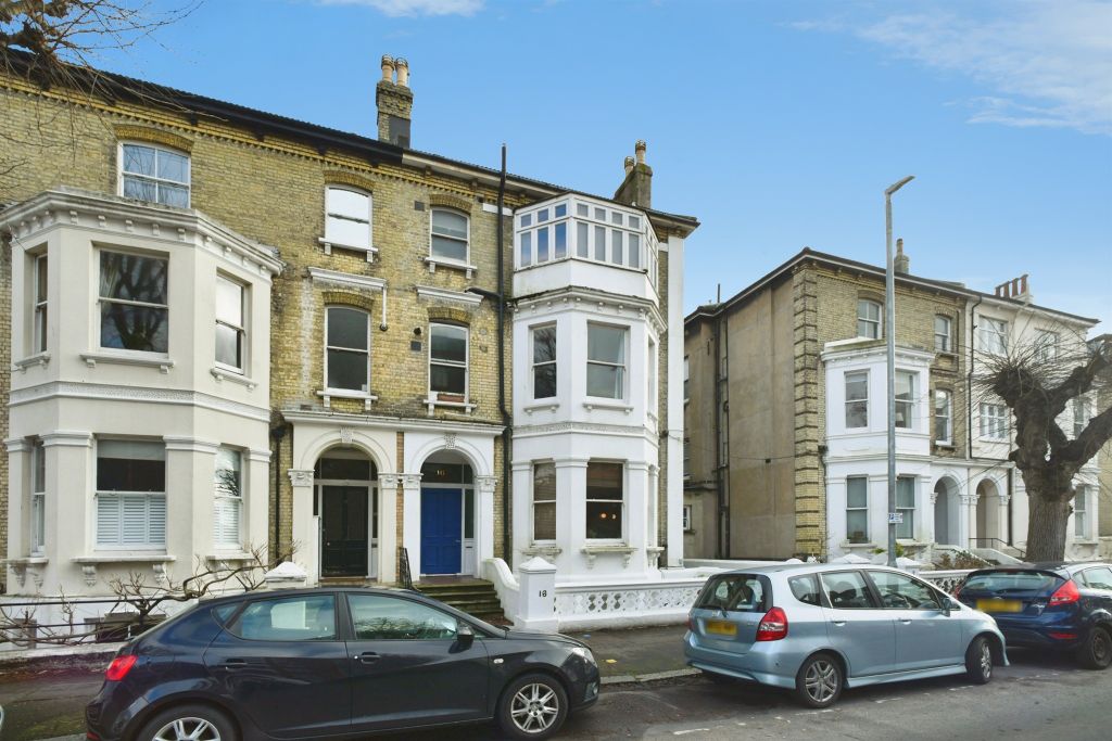 Property photo 1 of 20