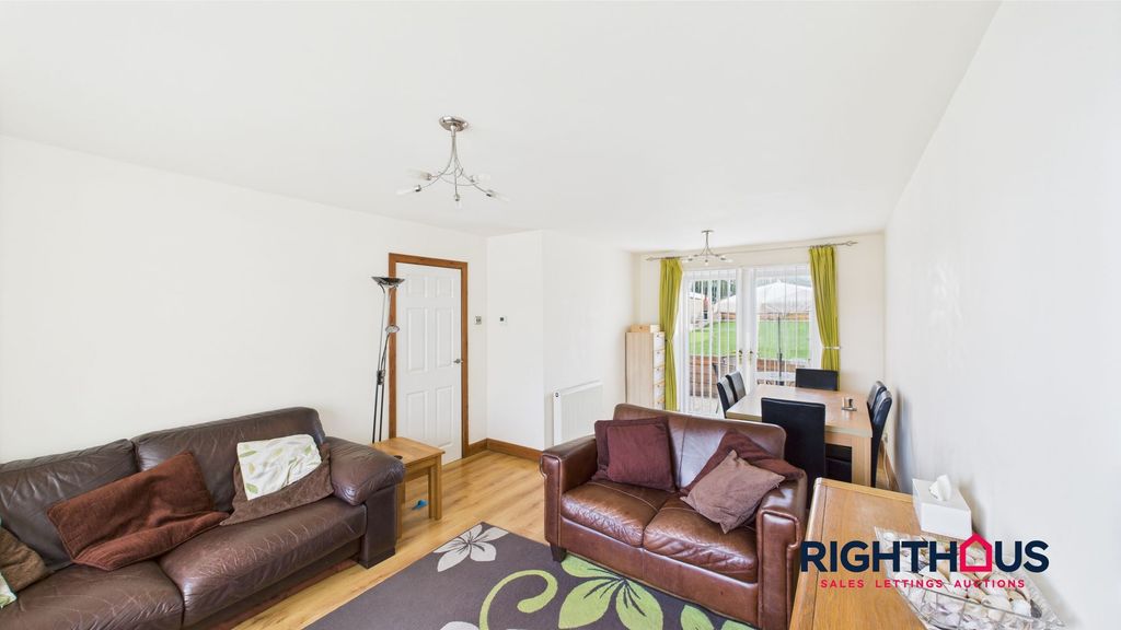 Property photo 2 of 24