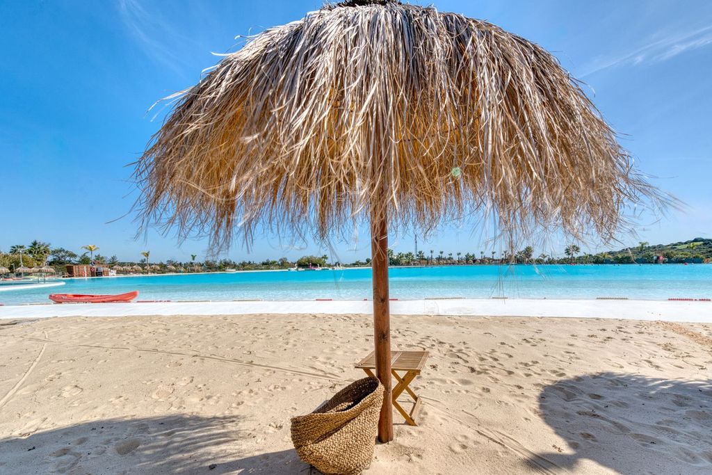 Property photo 2 of 34