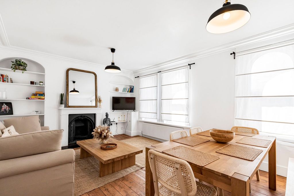 Property photo 2 of 24