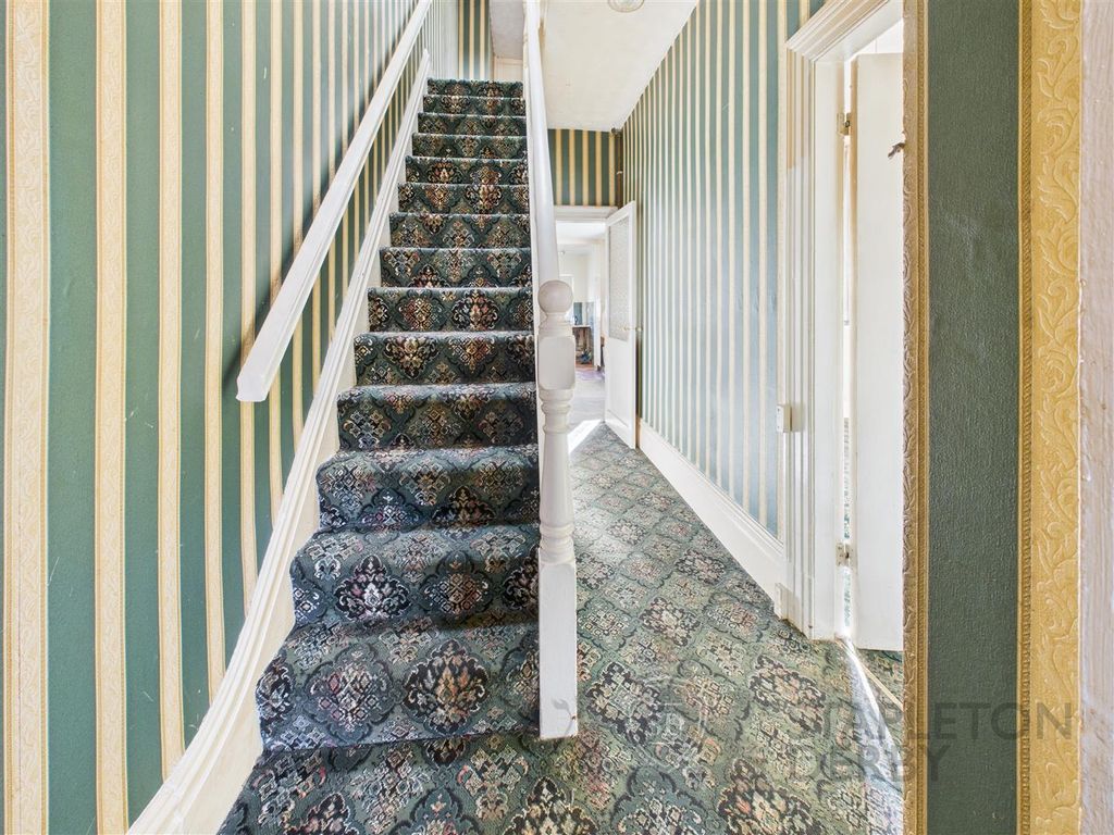 Property photo 2 of 11 Cam04709G0-Pr0273-Still005.Jpg