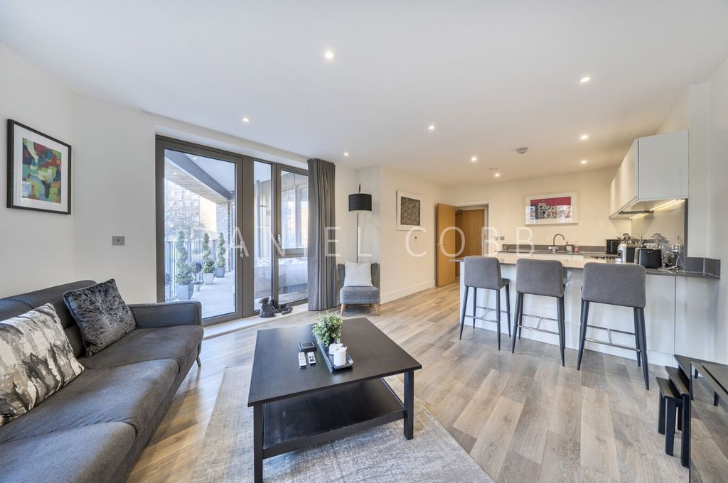 Property photo 2 of 23