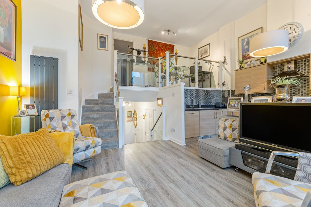 Property photo 2 of 22 Property Image 2