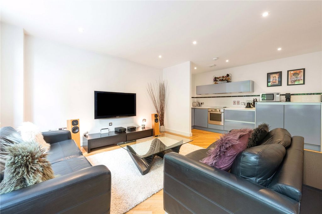 Property photo 3 of 13 Picture No. 35