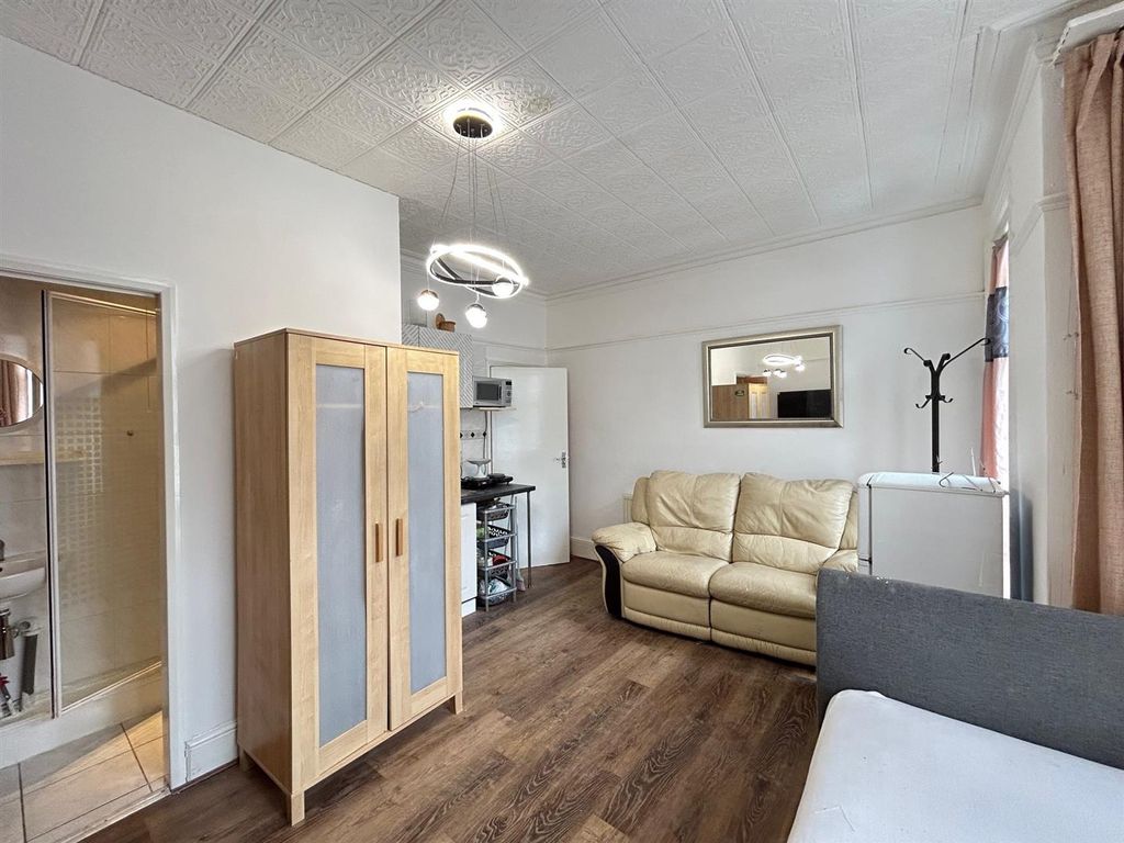 Property photo 2 of 5 Studio 2.Jpg