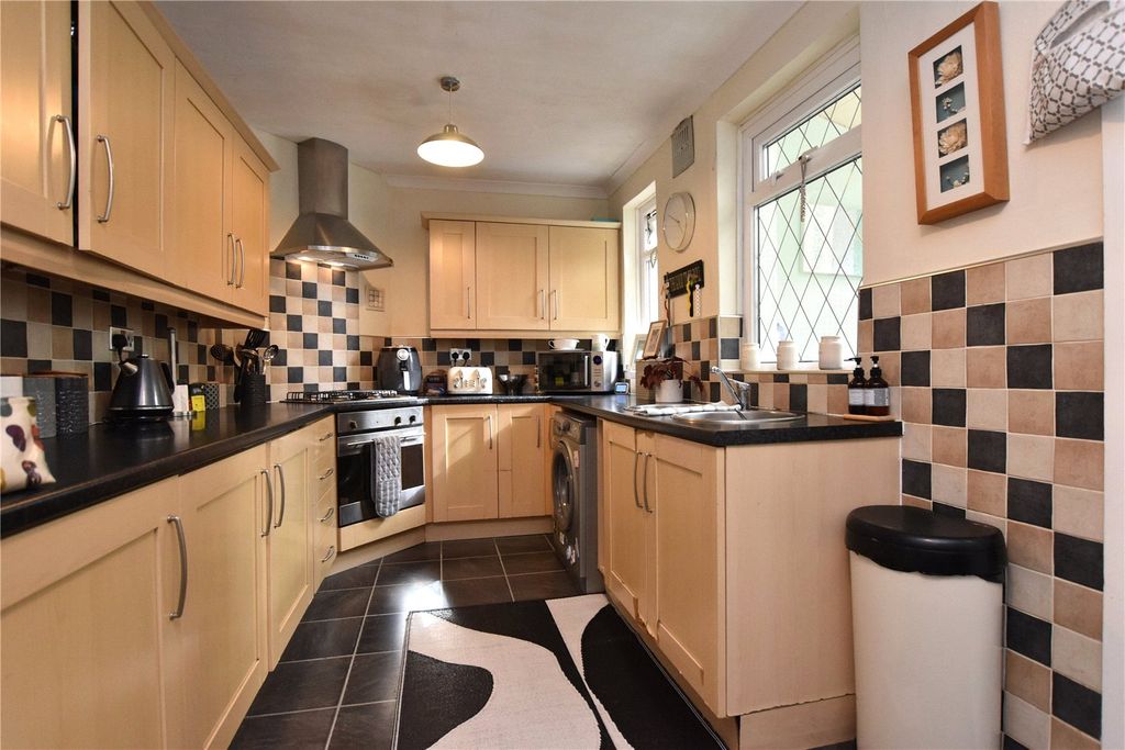 Property photo 3 of 13 Picture No. 10