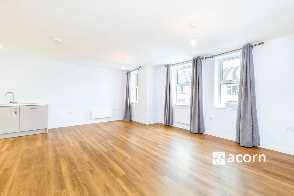 Property photo 2 of 10 Lounge