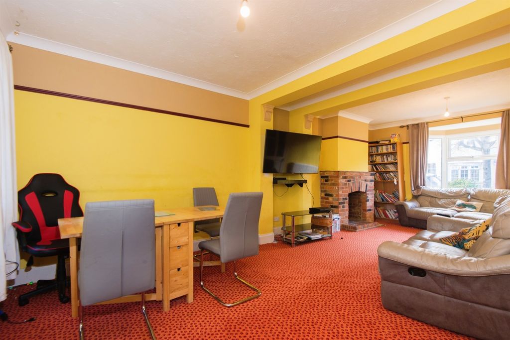 Property photo 2 of 14 Lounge/Dining Room