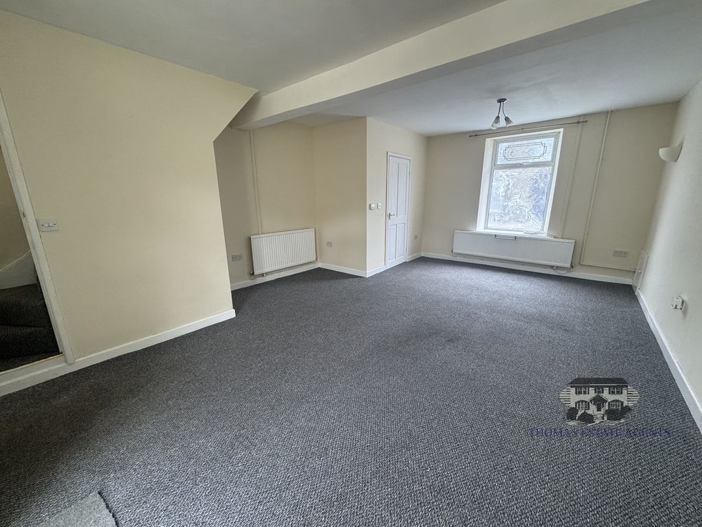 Property photo 2 of 11 Lounge