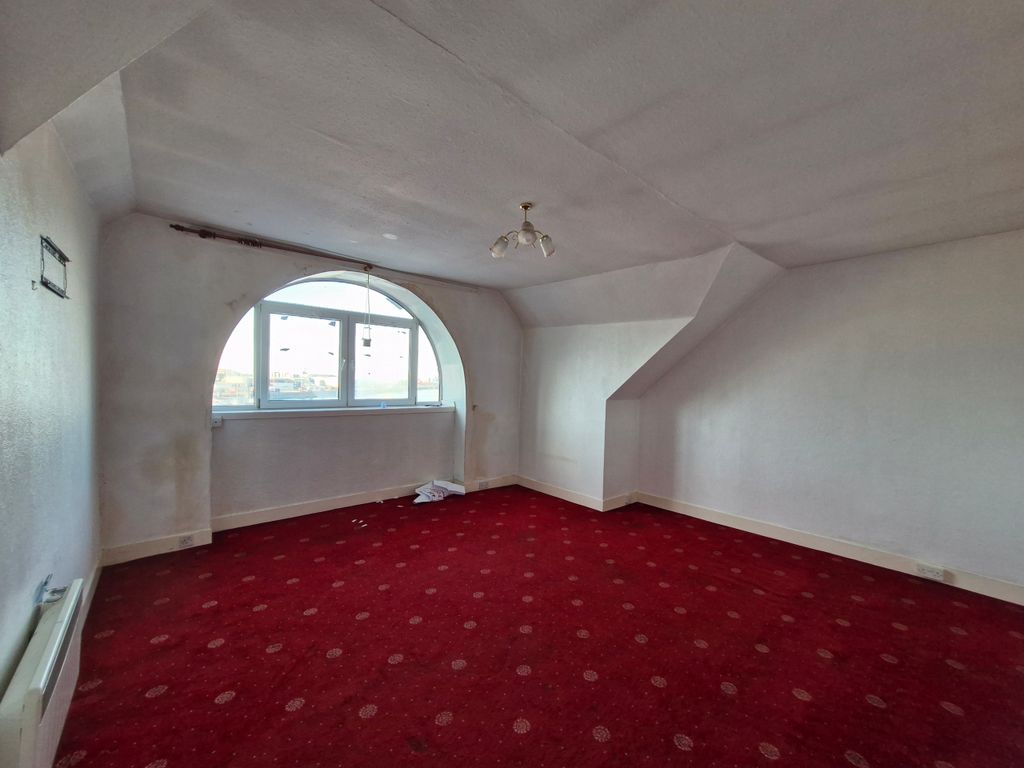 Property photo 2 of 6 2