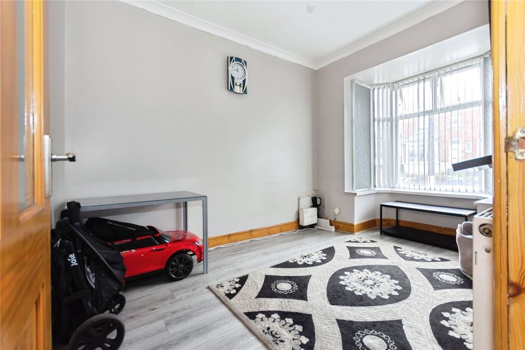 Property photo 2 of 19 Picture No. 09