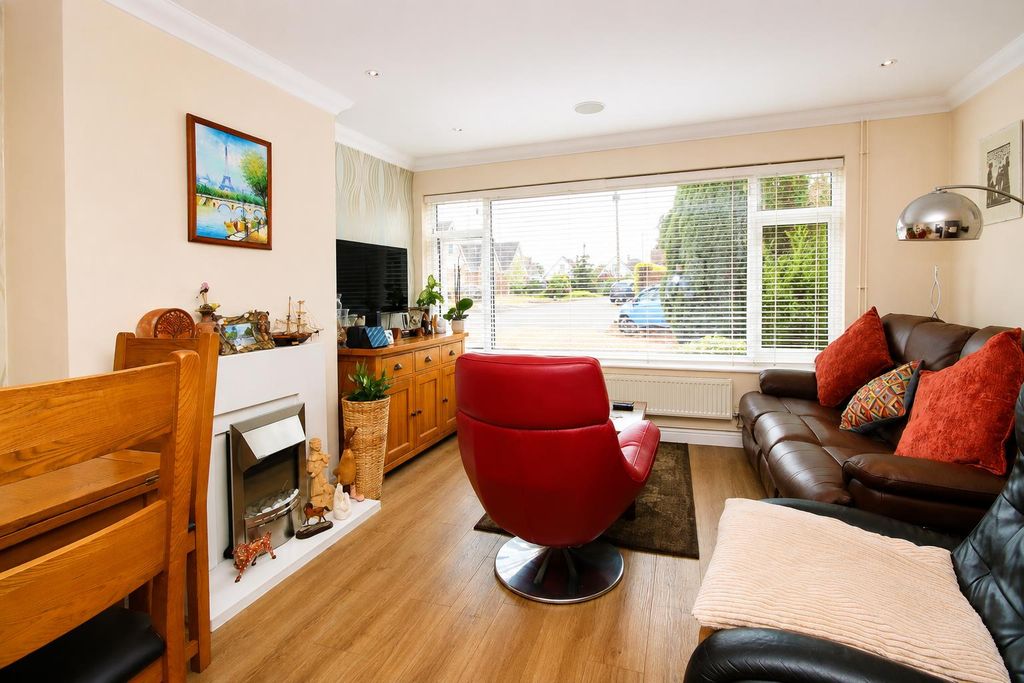 Property photo 3 of 14 8Dd9E2F1-Aeb5-482B-9741-8F1Bedad103F.Png