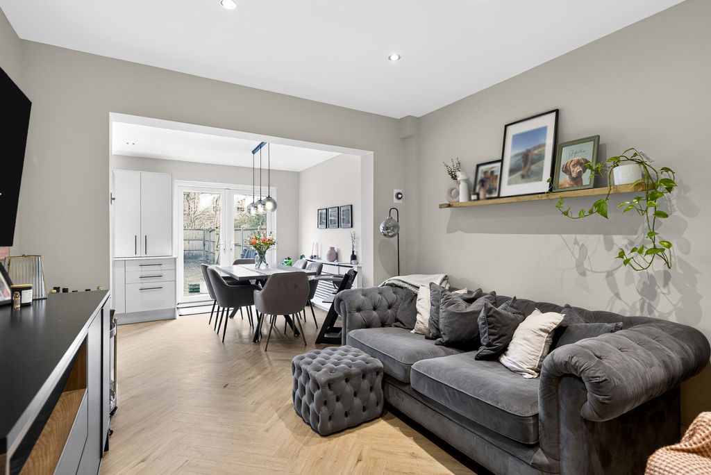 Property photo 3 of 13 Reception Room