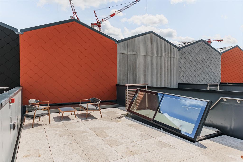 Property photo 2 of 15 Roof Terrace.Jpg