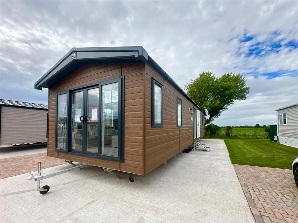 Property photo 1 of 6 4365540