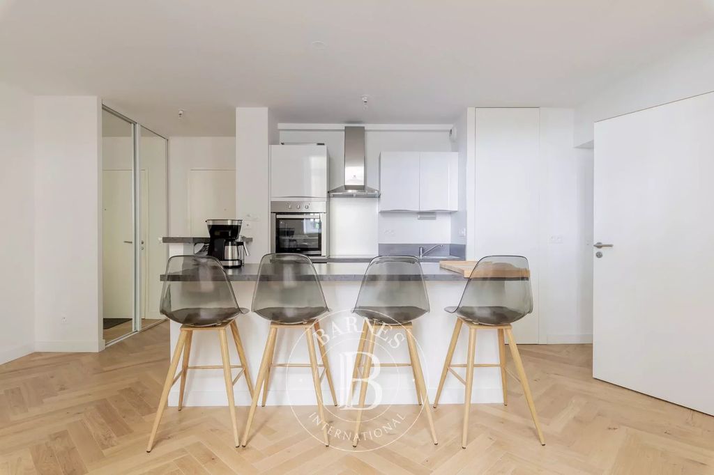 Property photo 3 of 11 Kitchen Kitchen Bar Wooden Floor