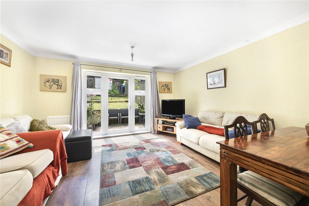 Property photo 2 of 15 Picture No. 17