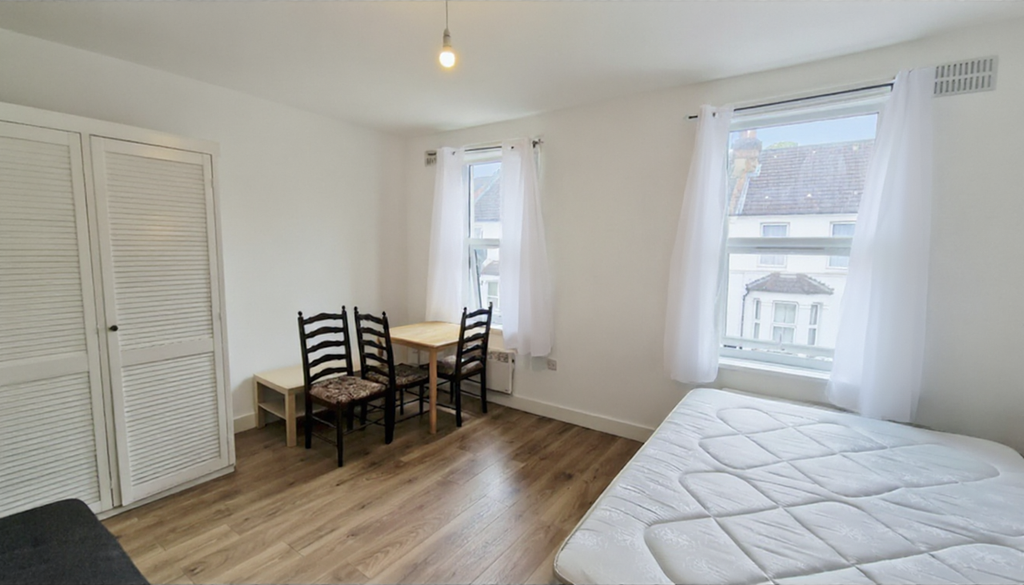 Property photo 2 of 4