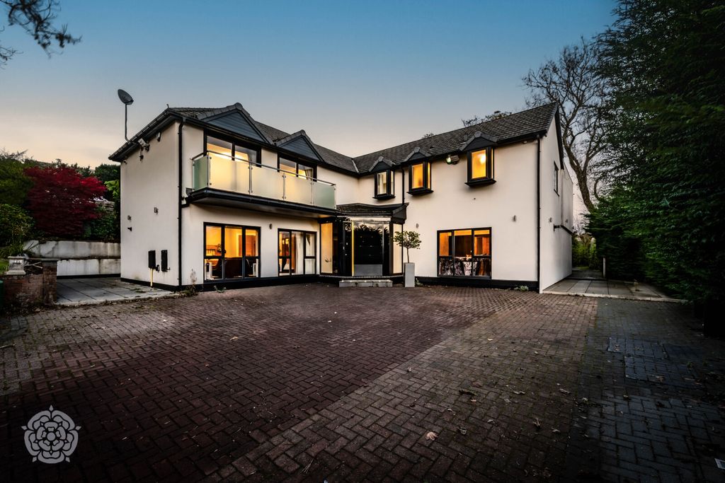 Additional image 5 of 7 bed detached house for saleOakley Park, Bolton, Greater Manchester BL1