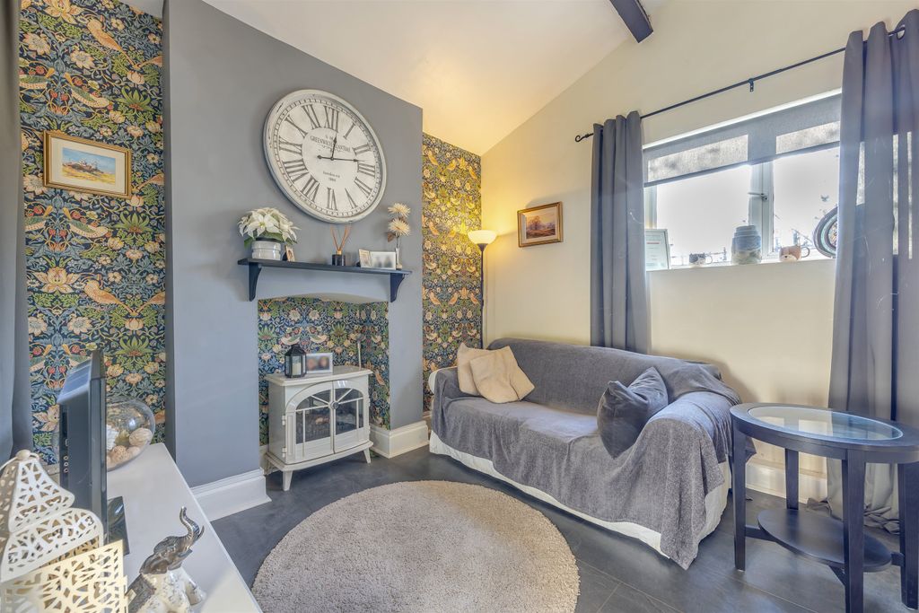 Property photo 3 of 26