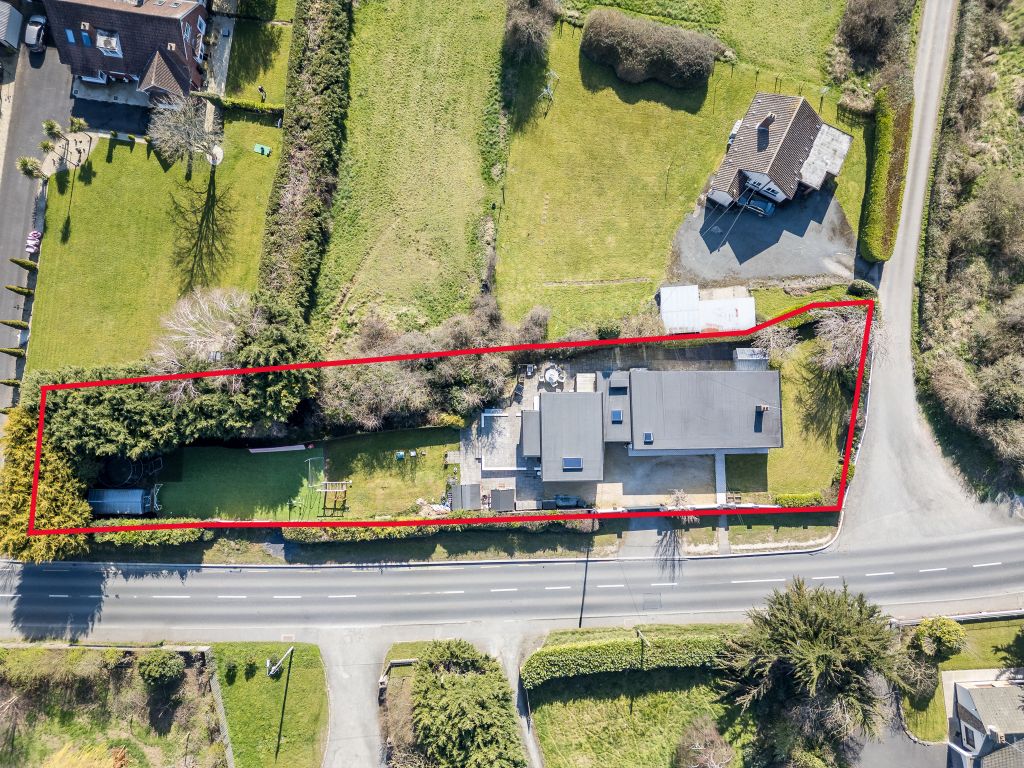 Property photo 1 of 32
