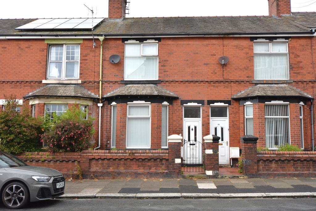 Property photo 1 of 11