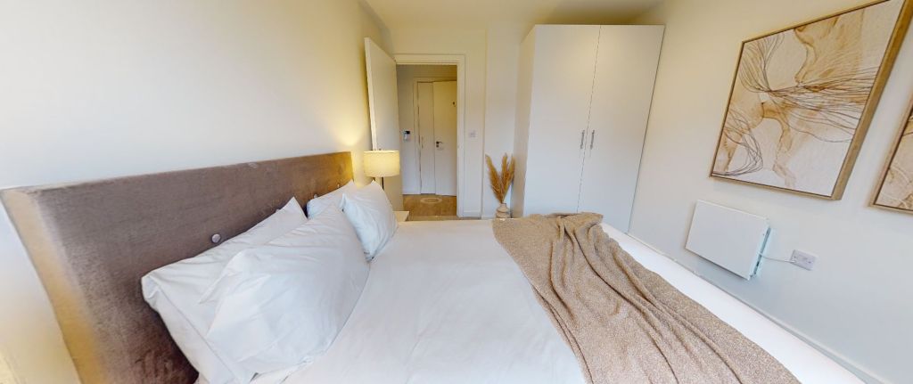 Property photo 3 of 18 Bedroom