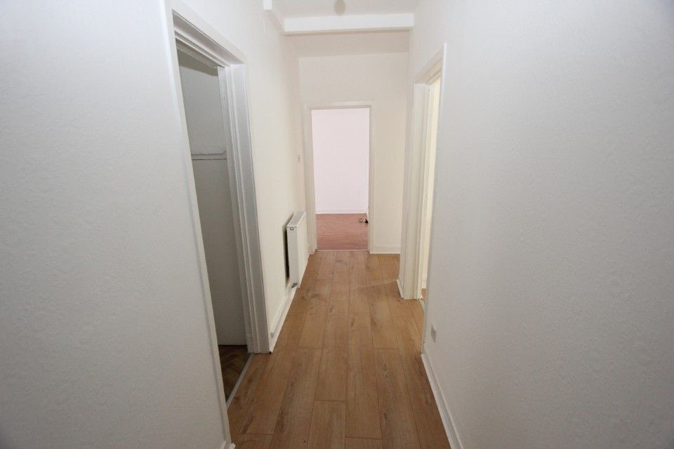 Property photo 3 of 12 Hall