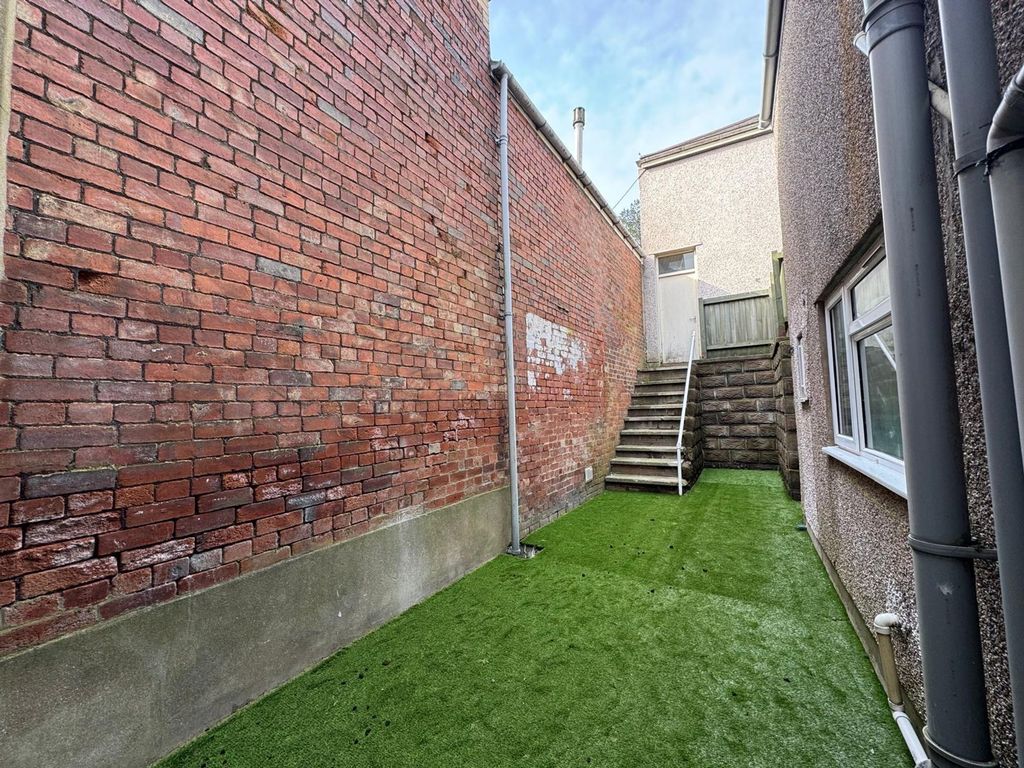 Additional image 32 of 4 bed terraced house for sale5 High Street, Newbridge NP11