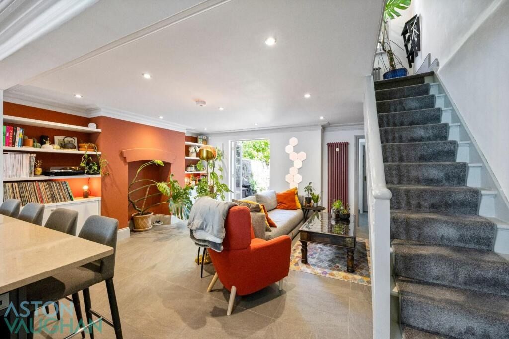 Property photo 2 of 25 4525853