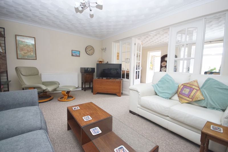 Property photo 2 of 12 Lounge