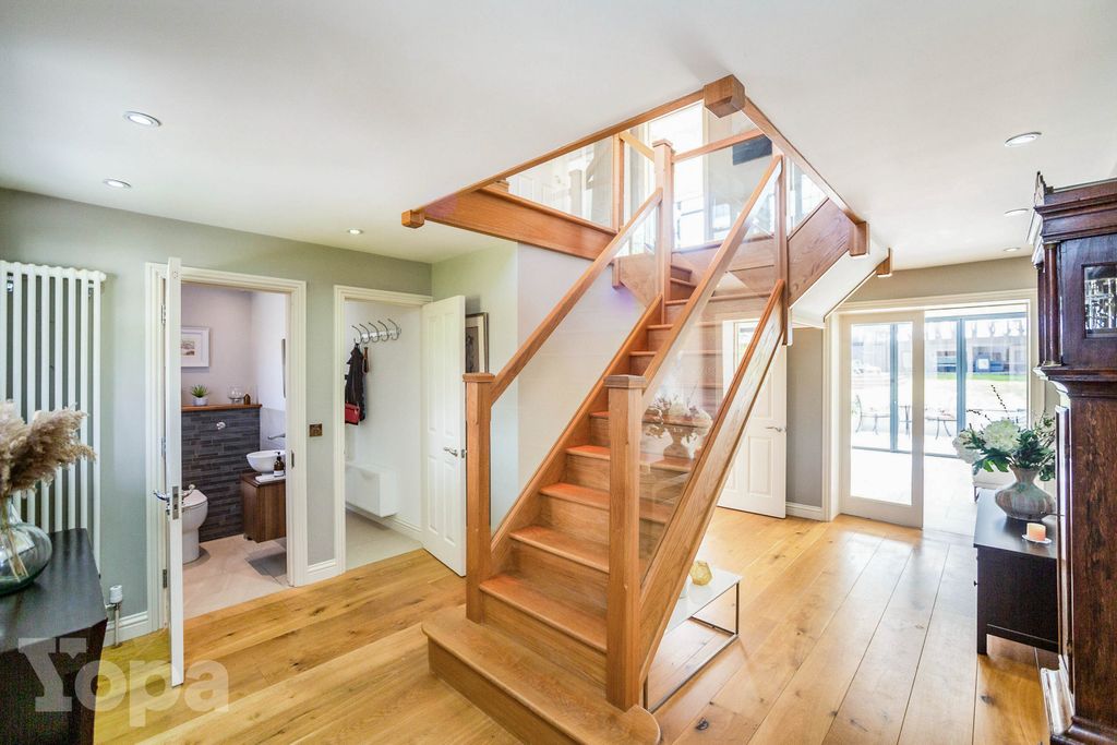 Property photo 2 of 20 Hall With 'y' Staircase