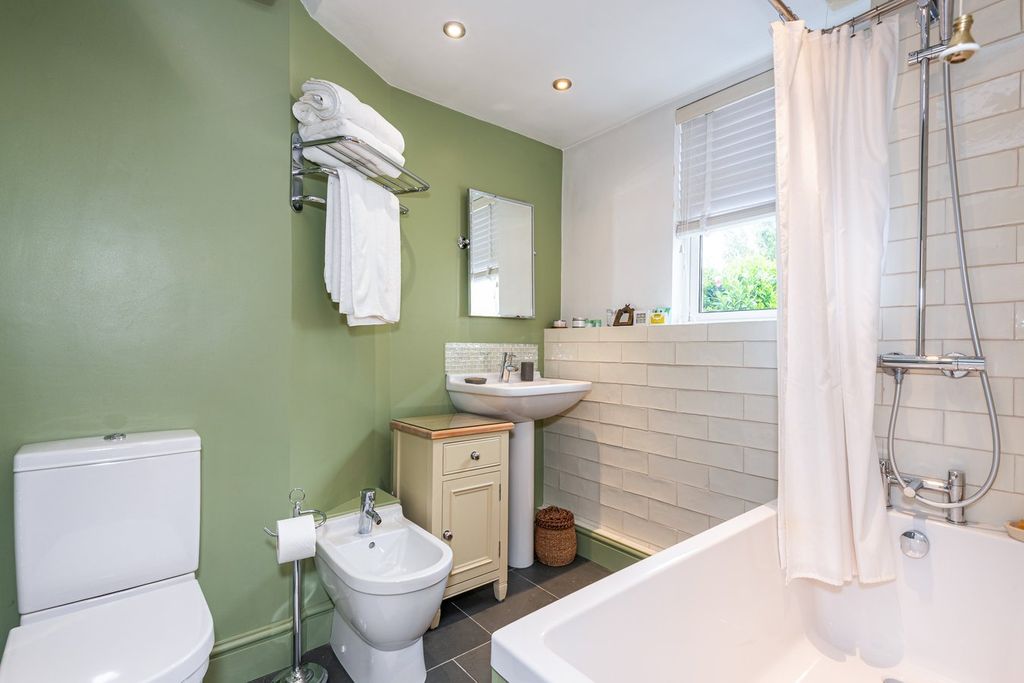 Property photo 3 of 26 Family Bathroom