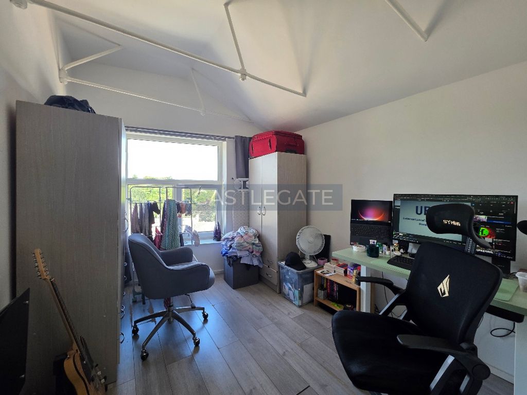 Property photo 3 of 9 Flat 12, 10 Rook Street (3)