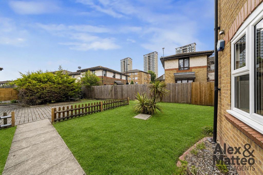 Property photo 1 of 17 Welsford Street