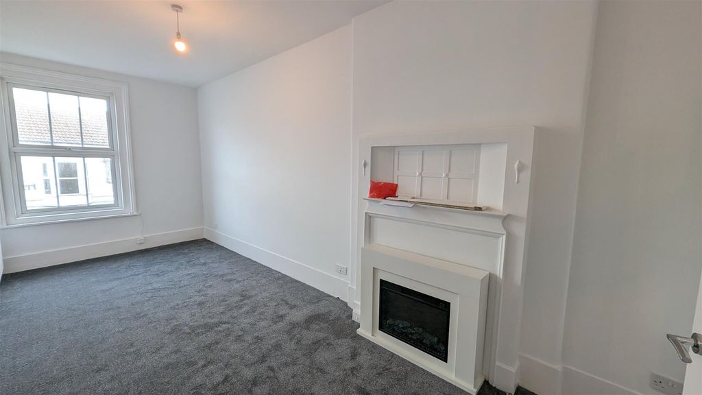 Property photo 2 of 9 Pxl_20260206_142537674.Jpg