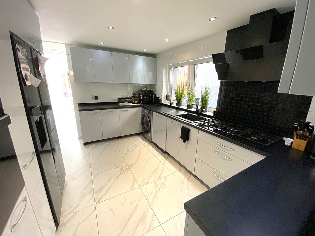 Property photo 2 of 30