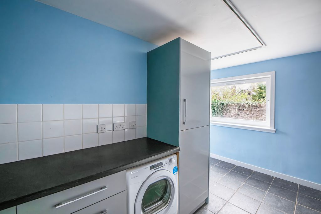 Property photo 1 of 2