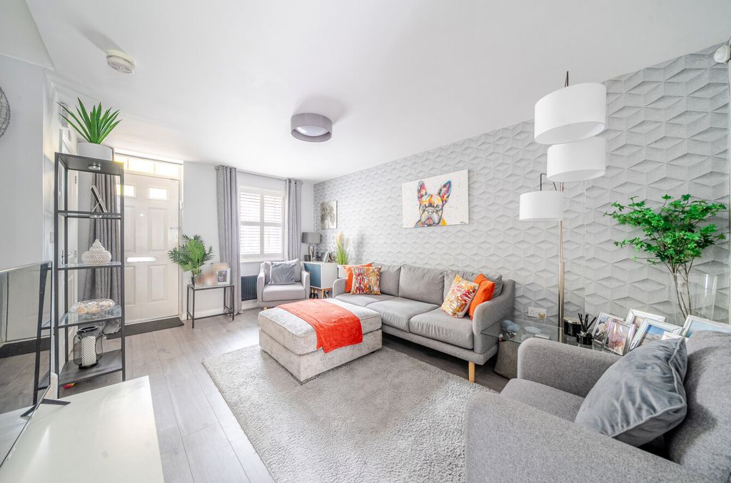 Property photo 2 of 17 1372522-12-68Ff71...