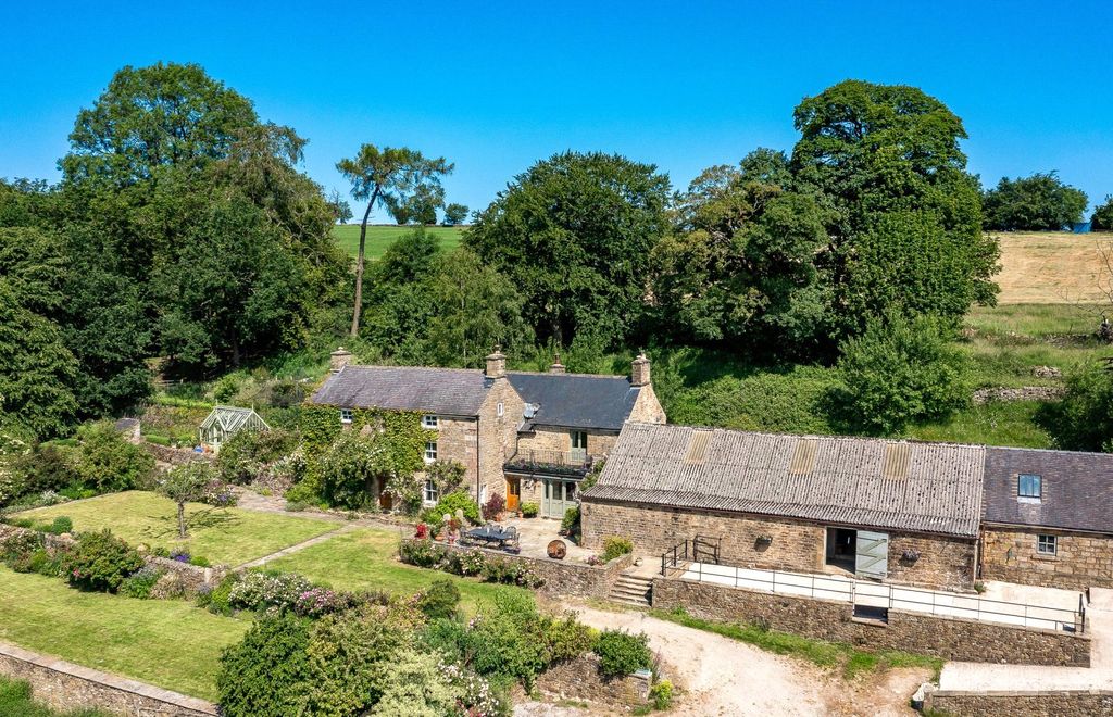 Property photo 1 of 44 Fawside Farm