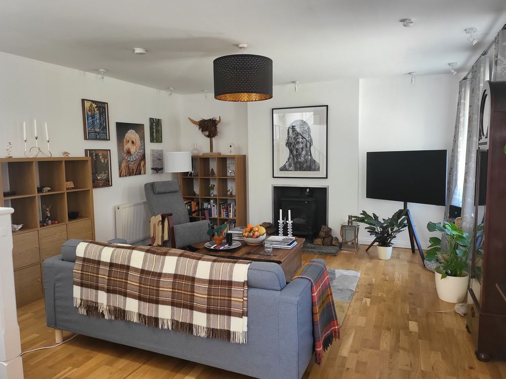 Property photo 2 of 14 Lounge