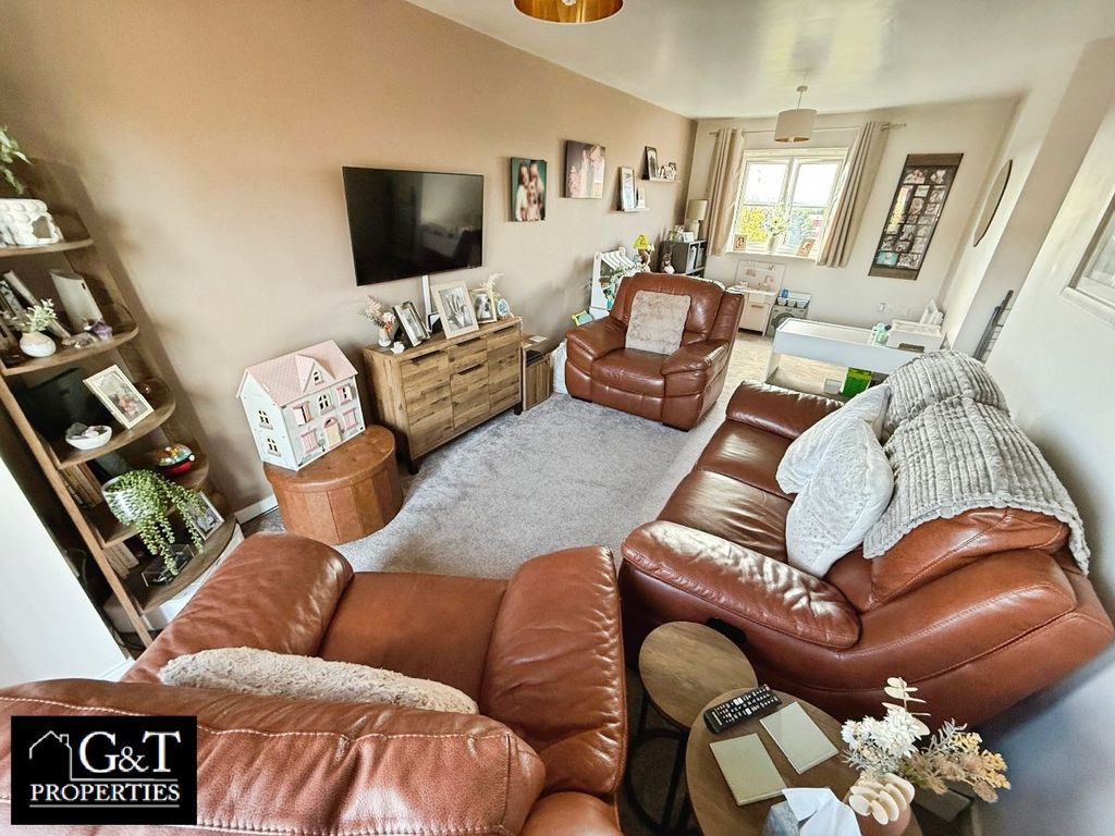 Property photo 2 of 15