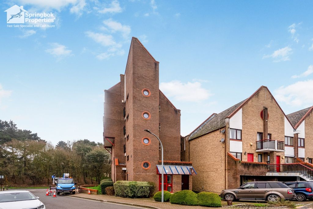 Property photo 1 of 16 Front View