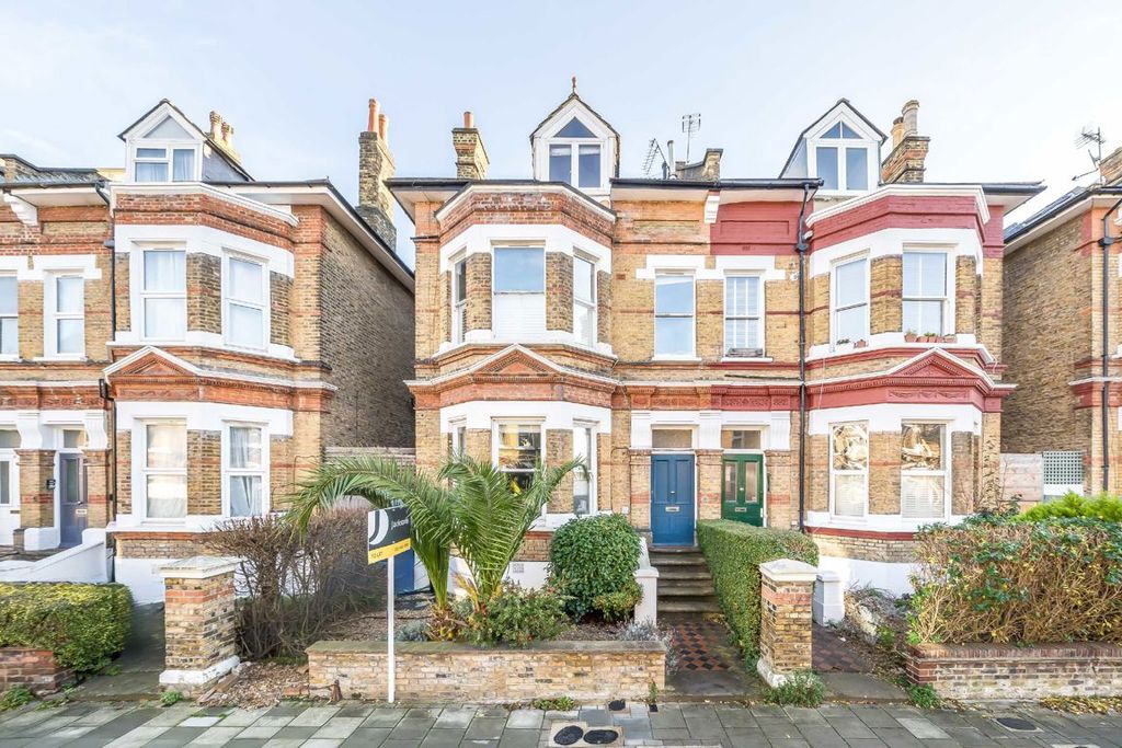 Property photo 1 of 7