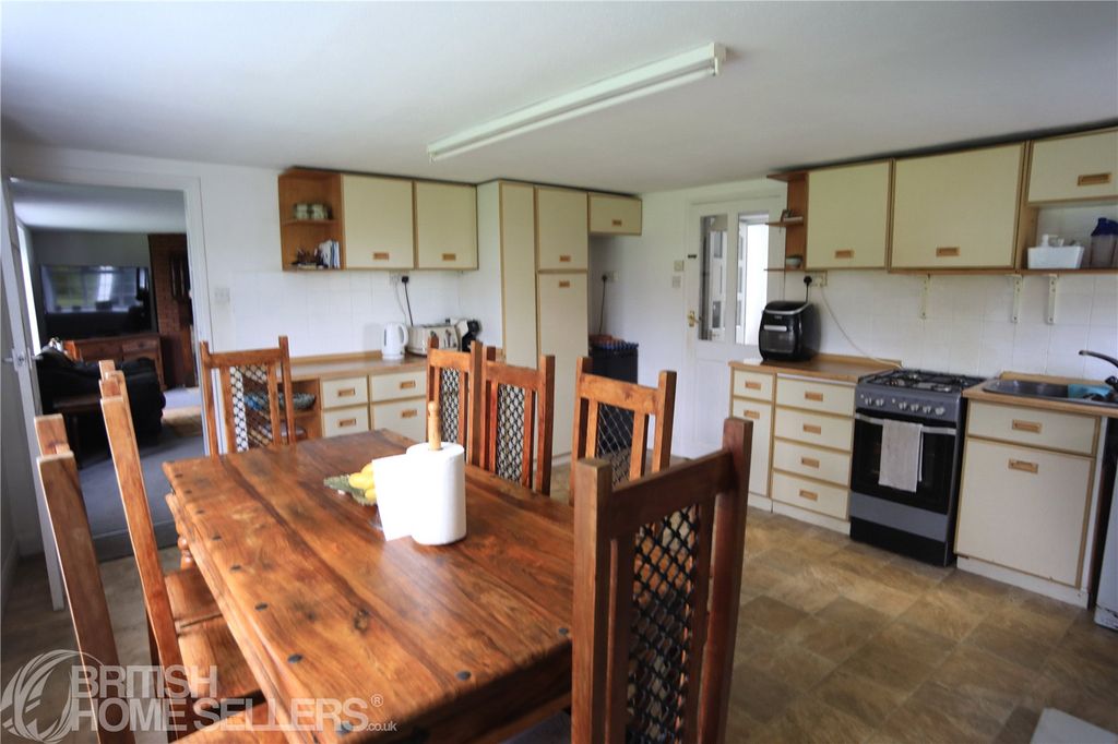 Property photo 2 of 20 Picture No. 14